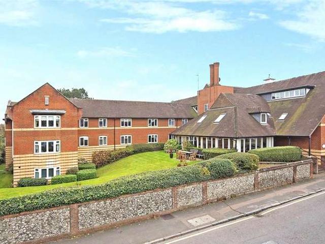 Flat for sale in Rose Hill, Pachesham Park