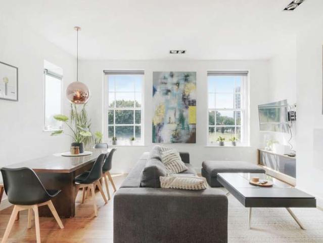 Maisonette for sale in Hoxton, De Beauvoir Town