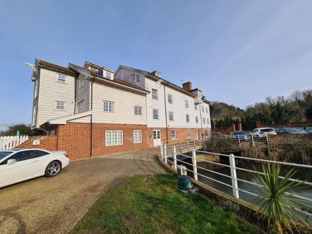 Flat for sale in Bedingfield, Suffolk