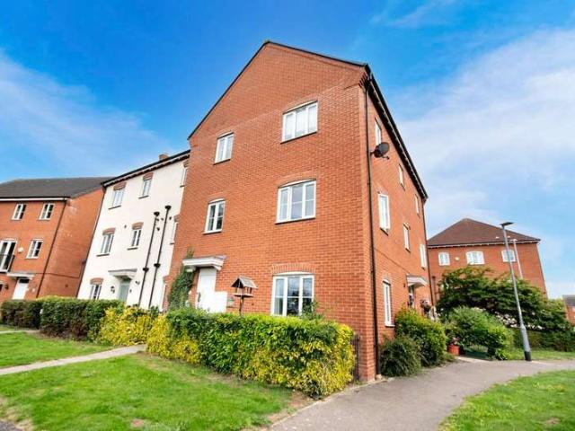 Flat for sale in Newtown, Costhorpe