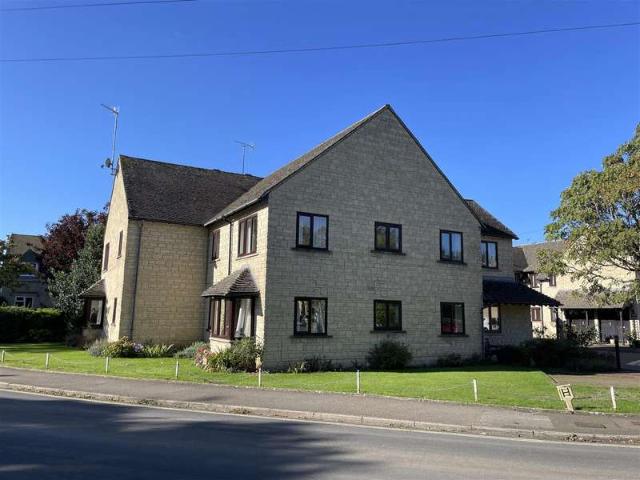 Flat for sale in Fossebridge, Gloucestershire