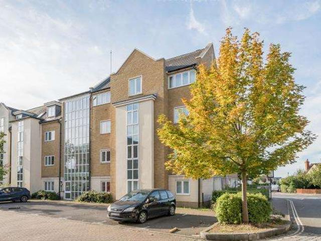Flat for sale in Cowley Marsh, The Slade