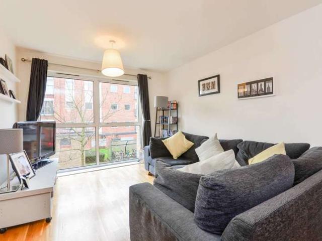 Flat for sale in East Dulwich, Dulwich