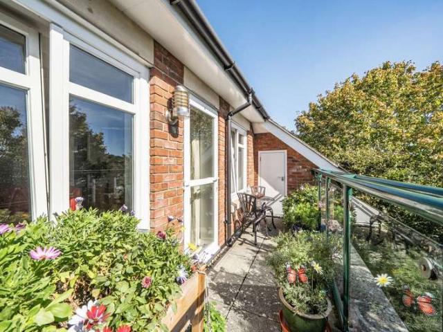 Flat for sale in Chichester