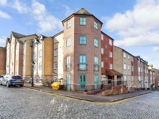 Flat for sale in Folkestone