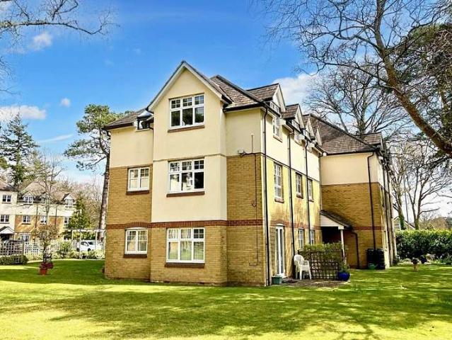Flat for sale in Ferndown, East Dorset