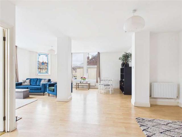 Flat for sale in Spike Island, Feckenham