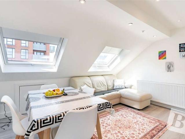 Flat for sale in Hornchurch, Greater London