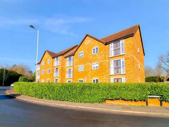 Flat for rent in Batchworth, Hertfordshire