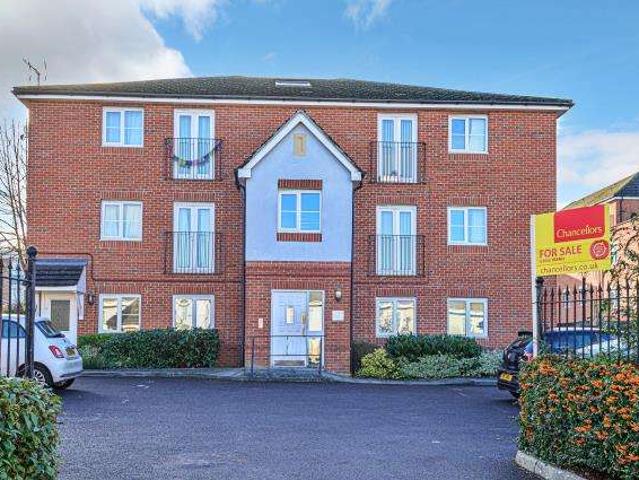 Flat for sale in Barton, The Slade
