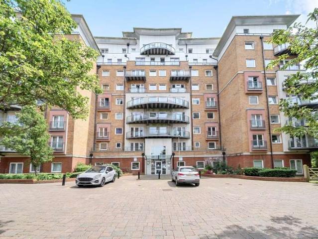 Flat for sale in Priest Down, Hampshire