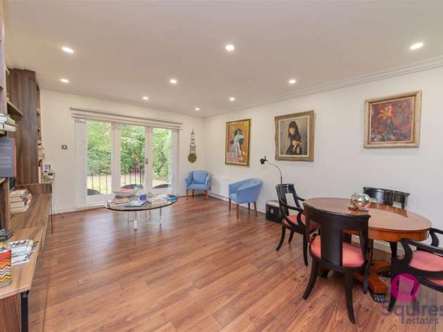 Flat for sale in Hendon, Greater London