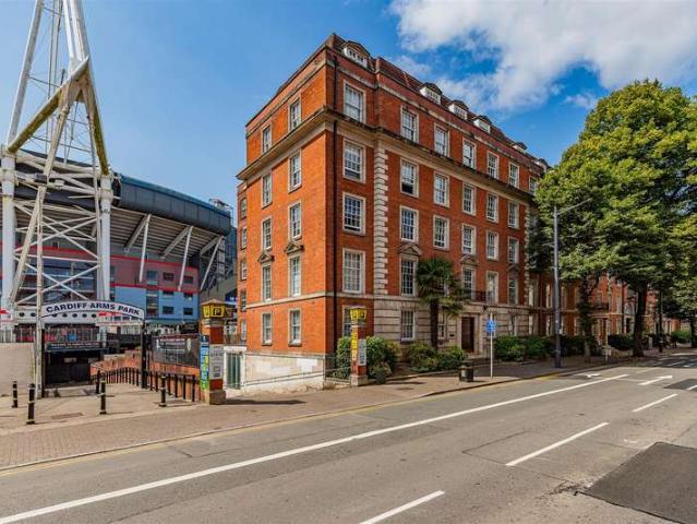 Flat for sale in Castle Quarter, Cardiff