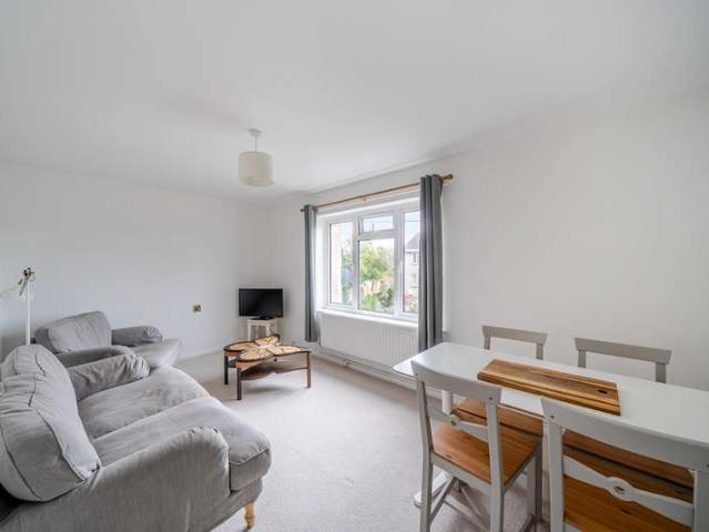 Flat for sale in Rode, Somerset