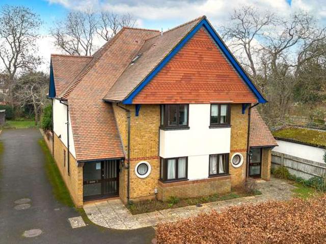 Flat for sale in The Slade, Oxfordshire