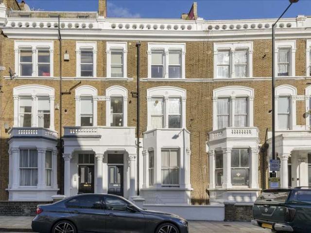 Flat for sale in Brook Green, Greater London
