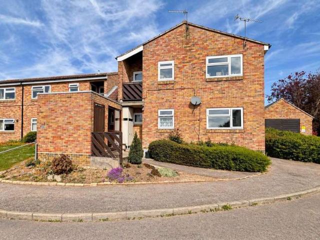 Flat for sale in Endway, Chelmsford
