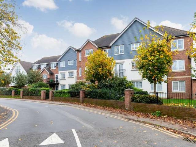 Flat for sale in Old Town, Shephall