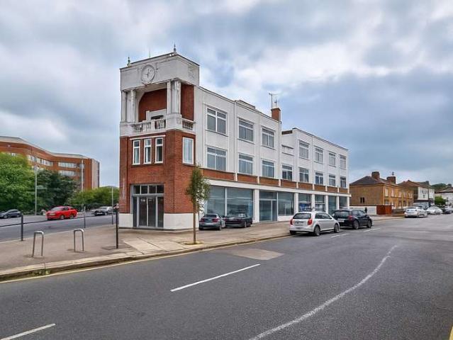 Flat for sale in Southend City Centre Neighbourhood, Alton Barnes