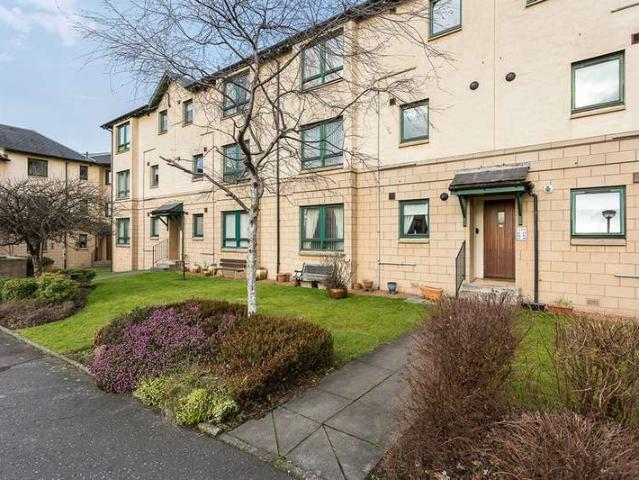 Flat for sale in Alloa, Scotland