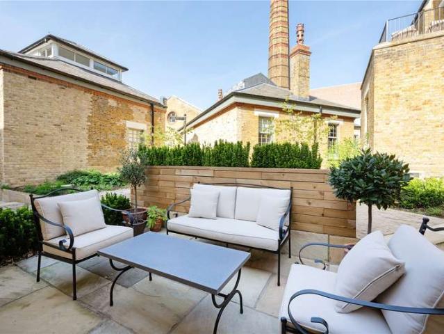 Flat for sale in Springfield Village, Greater London