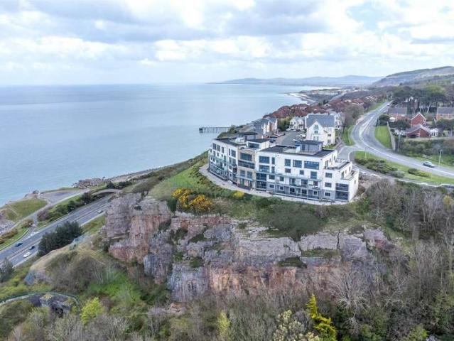 Flat for sale in Old Colwyn, Wales