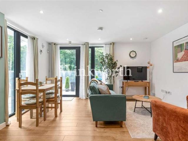 Flat for sale in Hale Village, Tottenham Hale