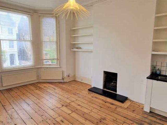 Flat for rent in North Kensington, Greater London