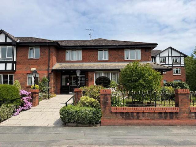 Flat for sale in Trafford Park, Greater Manchester