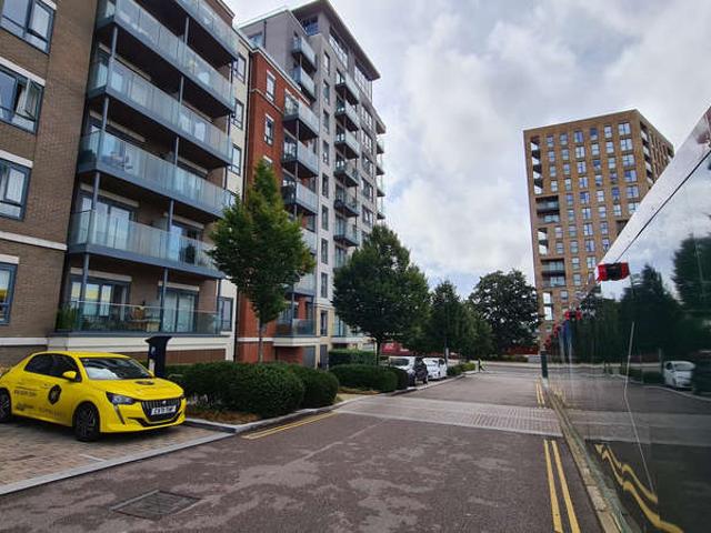 Flat for rent in Colindale, Greater London