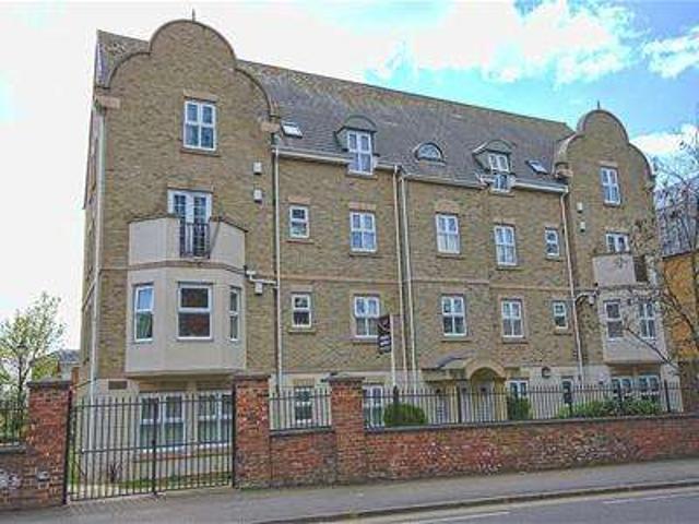 Flat for sale in Semilong, Northampton