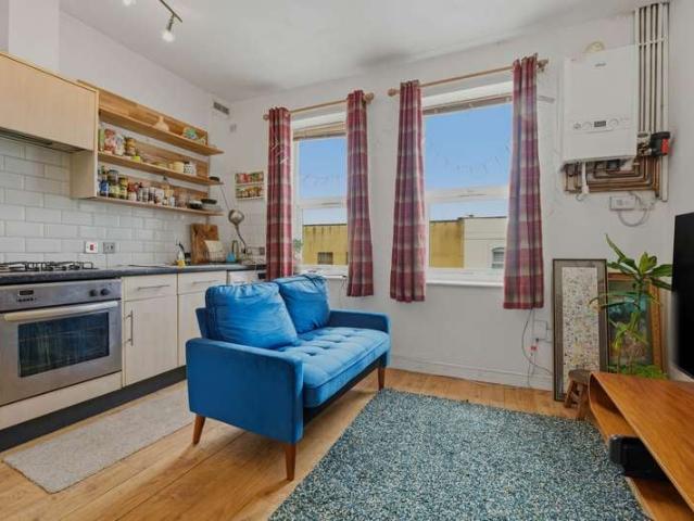 Flat for sale in Feckenham, City Of Bristol