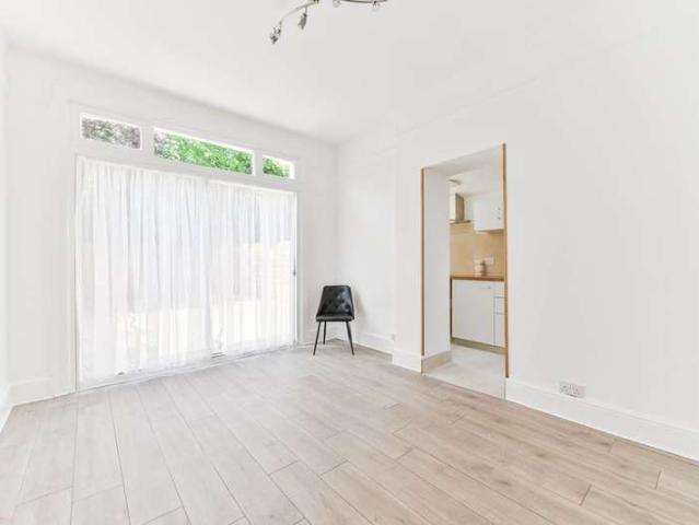 Flat for sale in South Norwood, South Norwood