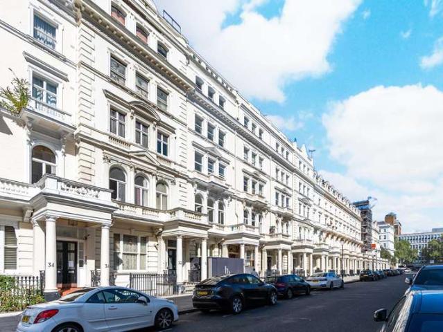 Flat for sale in South Kensington, South Kensington