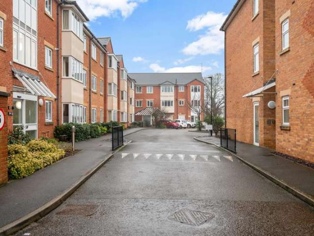 Flat for sale in Barholm, Lincolnshire