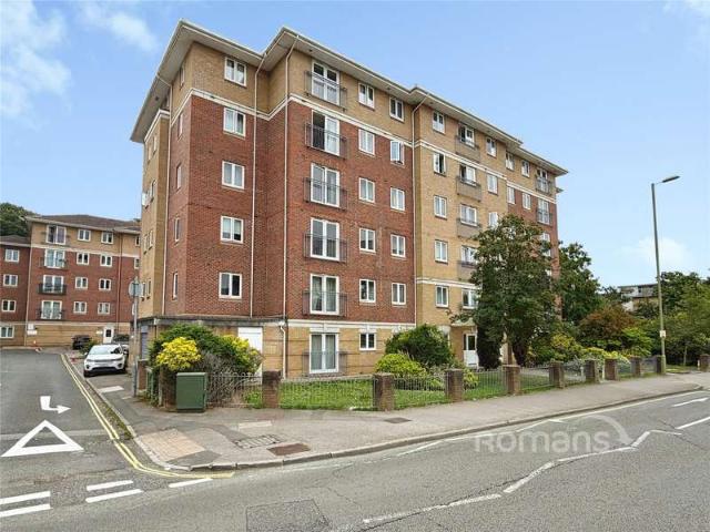 Flat for sale in Farnborough, Hampshire