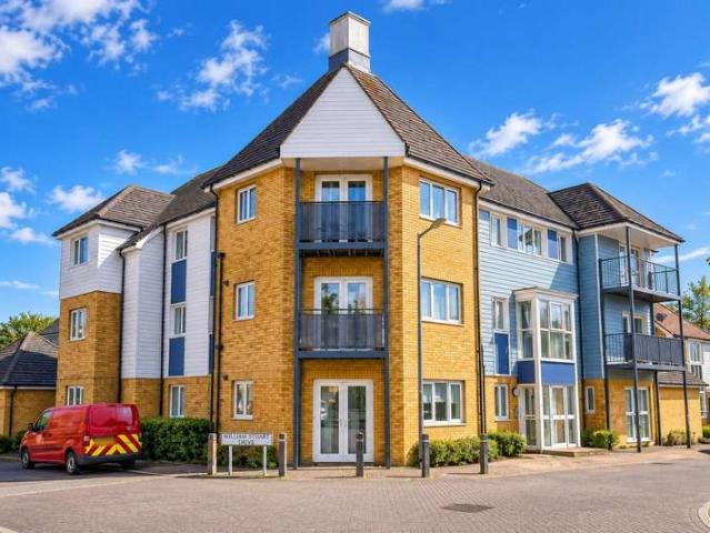 Flat for sale in Repton Park South, Ashford