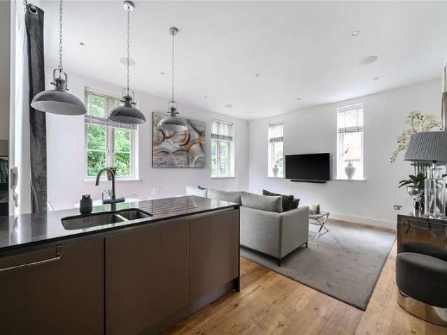 Flat for sale in Eton, Isle Of Man