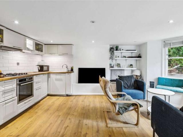 Flat for sale in London Borough of Lewisham, Greater London