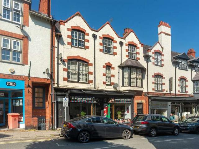 Flat for sale in Llanfairfechan, Wales