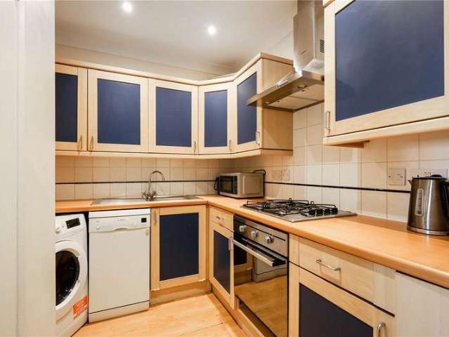 Flat for sale in West Ealing, Greater London
