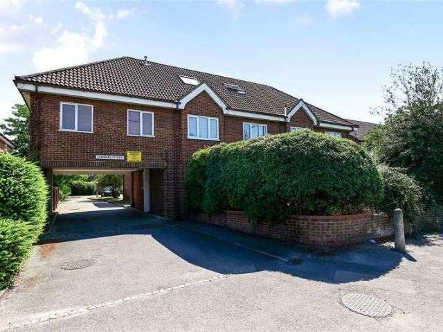 Flat for sale in Chattern Hill, Lower Halliford