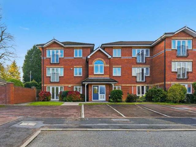 Flat for sale in Ivy Meade, Macclesfield