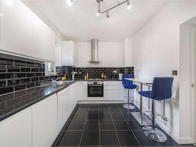 Flat for sale in Bermondsey, Greater London