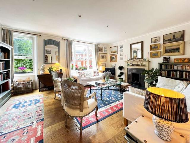 Flat for sale in Maida Vale, Greater London