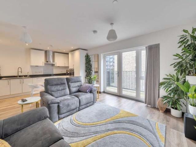 Flat for sale in Holywell Estate, North Watford
