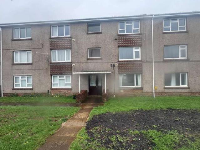Flat for sale in Milford Haven, Wales