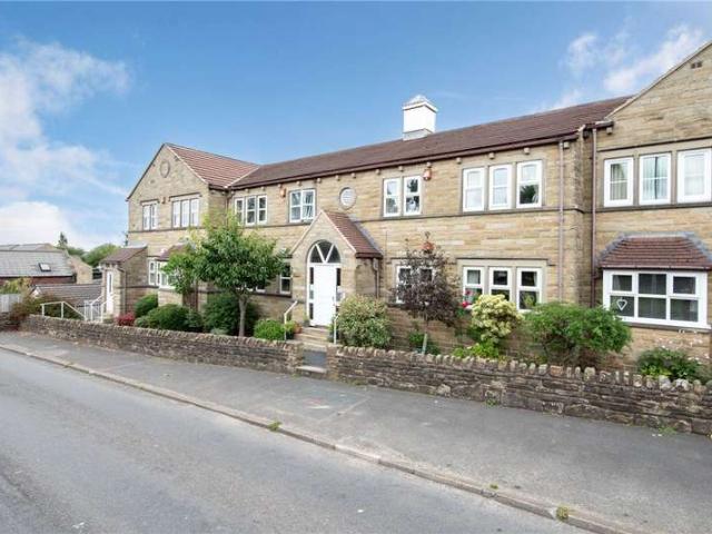 Flat for sale in Cottingley, Bradford