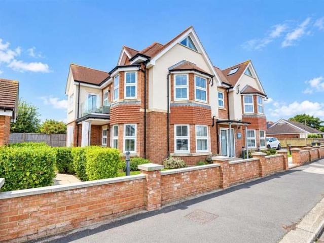 Flat for sale in Lee-on-the-Solent, Gosport
