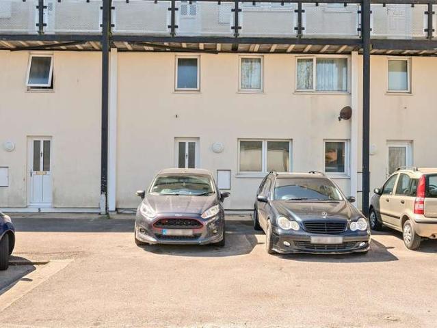Flat for sale in Rowner, Middlecroft